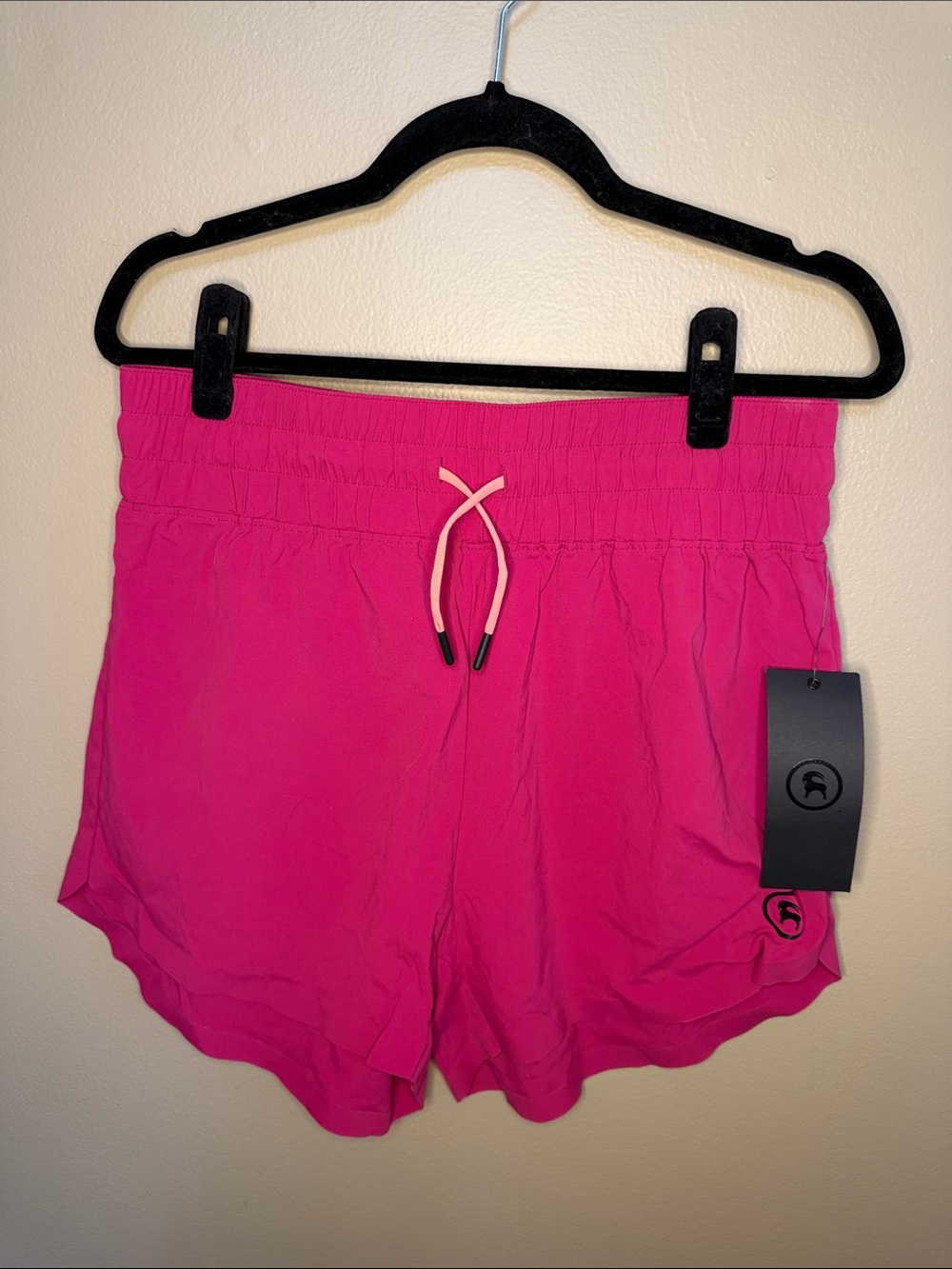 NWT Women's Hot Pink Athletic Shorts with Drawstring Zip Pocket Backcountry - L
